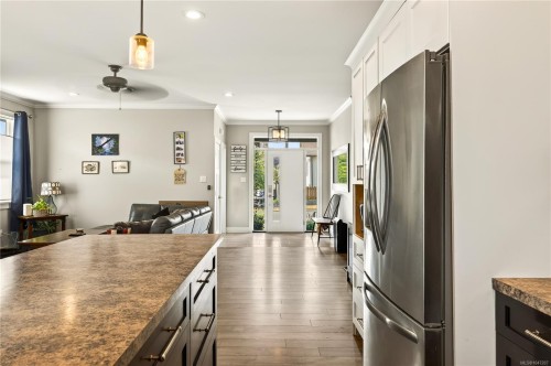 374 Shepherd Ave, Nanaimo, BC 