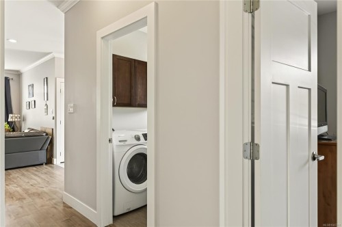 374 Shepherd Ave, Nanaimo, BC 