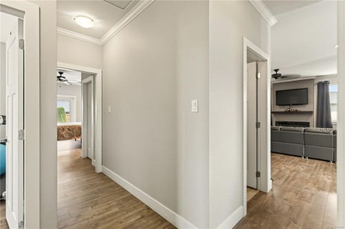 374 Shepherd Ave, Nanaimo, BC 