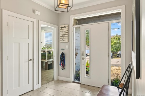374 Shepherd Ave, Nanaimo, BC 