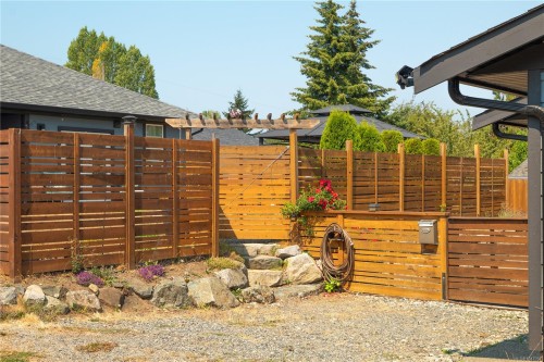 374 Shepherd Ave, Nanaimo, BC 