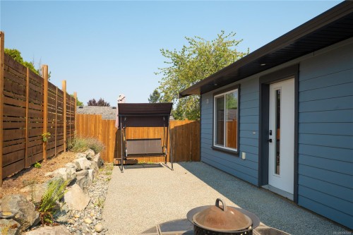 374 Shepherd Ave, Nanaimo, BC 