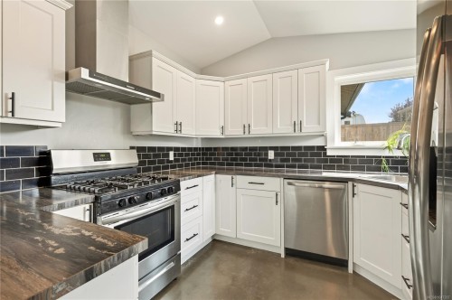 374 Shepherd Ave, Nanaimo, BC 