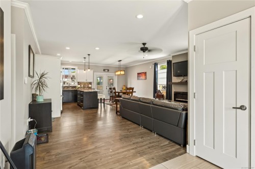 374 Shepherd Ave, Nanaimo, BC 