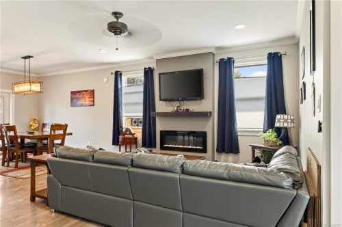 374 Shepherd Ave, Nanaimo, BC 