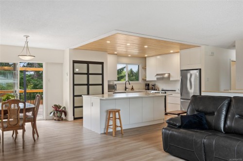 1925 Cougar Cres, Comox, BC 