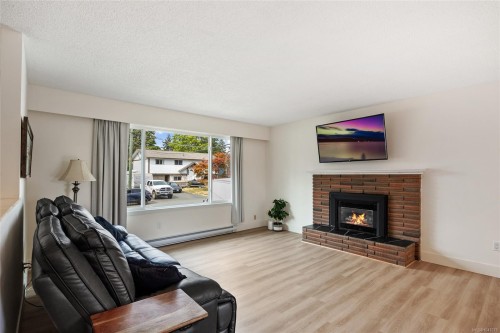 1925 Cougar Cres, Comox, BC 