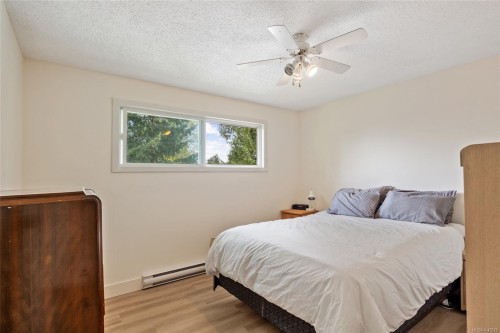 1925 Cougar Cres, Comox, BC 