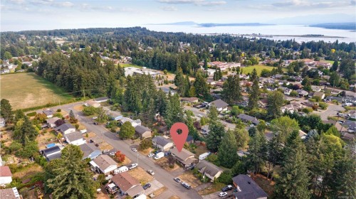 1925 Cougar Cres, Comox, BC 