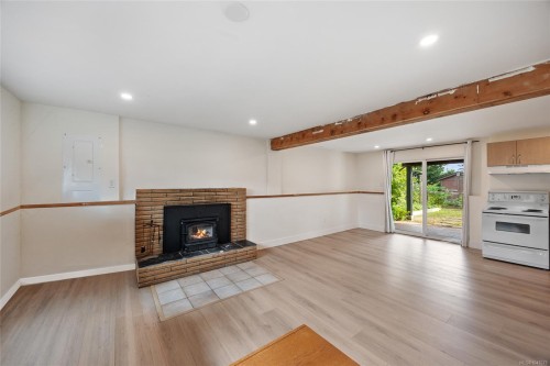 1925 Cougar Cres, Comox, BC 