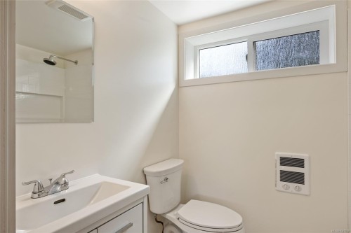 1925 Cougar Cres, Comox, BC 