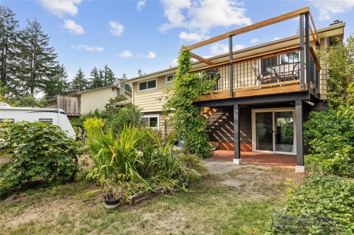 1925 Cougar Cres, Comox, BC 