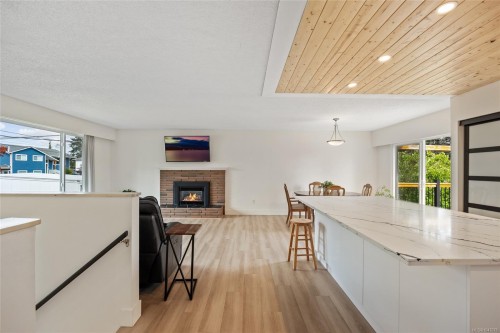 1925 Cougar Cres, Comox, BC 