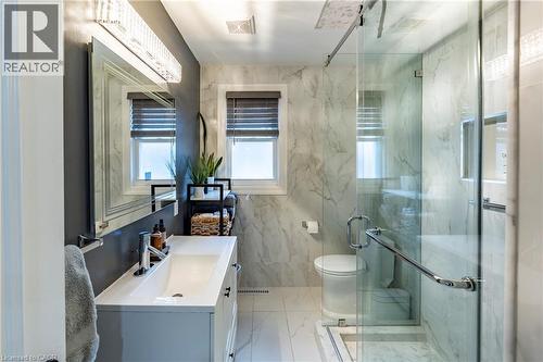 266 Melrose Avenue, Kitchener, ON - Indoor Photo Showing Bathroom