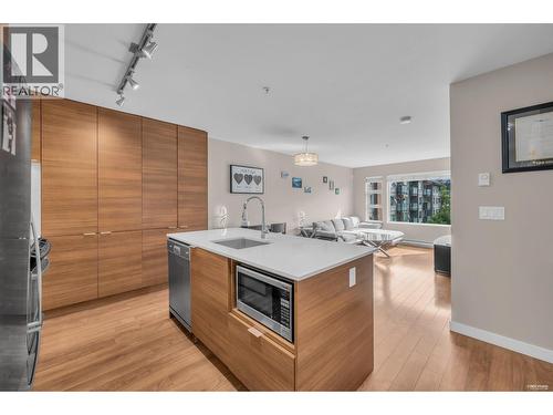 401 1677 LLOYD AVENUE  North Vancouver, BC V7P 0B1