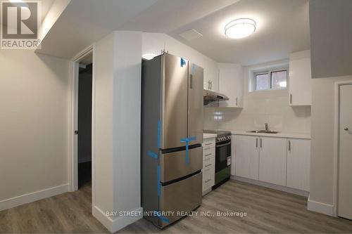 87 TULANE CRESCENT , Toronto, Ontario M3A 2C2 2