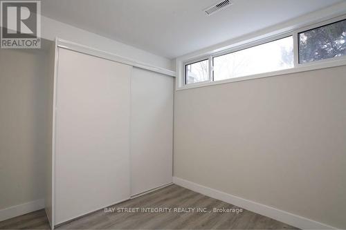 87 TULANE CRESCENT , Toronto, Ontario M3A 2C2 5