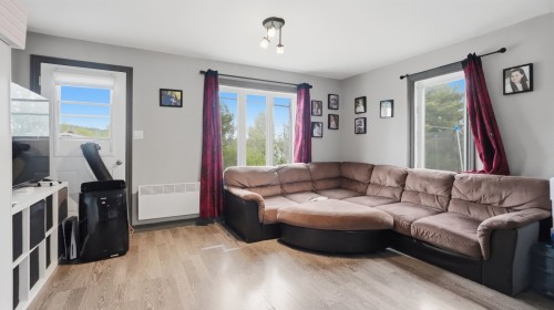 Salon - 815  - 825 95E Rue, Saint-Georges, QC - Indoor Photo Showing Living Room