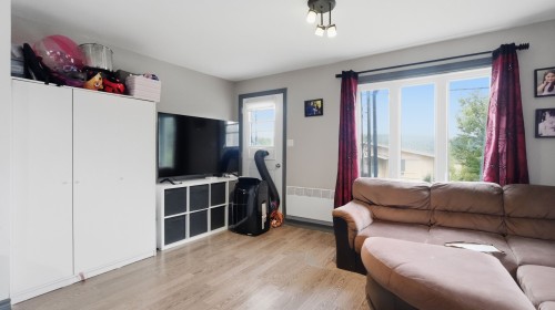 Salon - 815  - 825 95E Rue, Saint-Georges, QC - Indoor Photo Showing Living Room