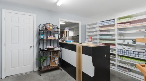 Entrepôt - 815  - 825 95E Rue, Saint-Georges, QC - Indoor Photo Showing Other Room