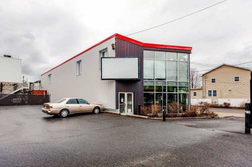 Stationnement - 201-462 Rue St-Henri, La Prairie, QC - Outdoor