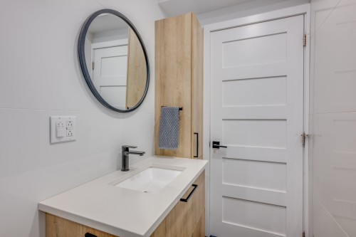 Bathroom - 1 Place De Chazelles, Lorraine, QC - Indoor Photo Showing Bathroom