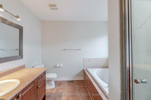 1015 Eager Road, Milton, ON - Indoor Photo Showing Bathroom