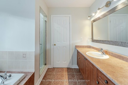 1015 Eager Road, Milton, ON - Indoor Photo Showing Bathroom