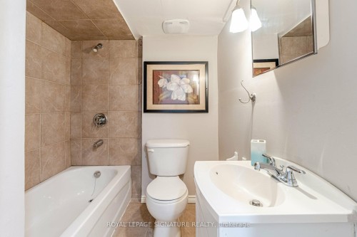1015 Eager Road, Milton, ON - Indoor Photo Showing Bathroom