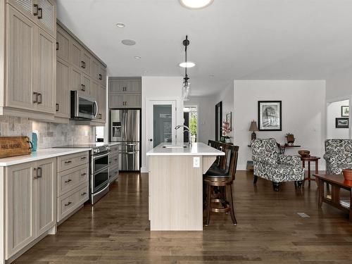556 Duart Avenue, Fall River, NS - Indoor Photo Showing Kitchen With Upgraded Kitchen