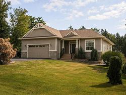 556 Duart Avenue  Fall River, NS B2T 0L8