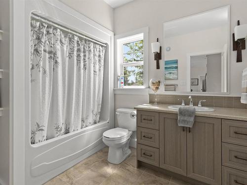556 Duart Avenue, Fall River, NS - Indoor Photo Showing Bathroom