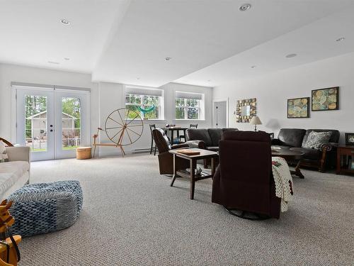 556 Duart Avenue, Fall River, NS - Indoor Photo Showing Living Room