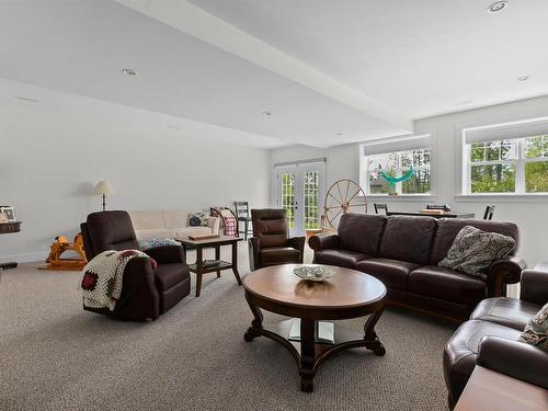 556 Duart Avenue, Fall River, NS - Indoor Photo Showing Living Room