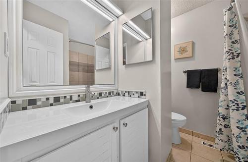 110 Laurent Dr, Winnipeg, MB - Indoor Photo Showing Bathroom