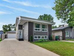 110 LAURENT DR  Winnipeg, MB R3V 1T1