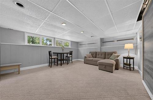 110 Laurent Dr, Winnipeg, MB - Indoor Photo Showing Other Room