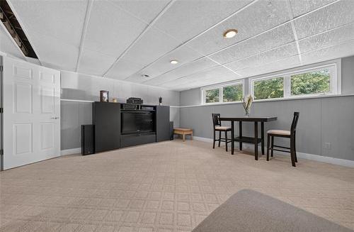 110 Laurent Dr, Winnipeg, MB - Indoor Photo Showing Other Room