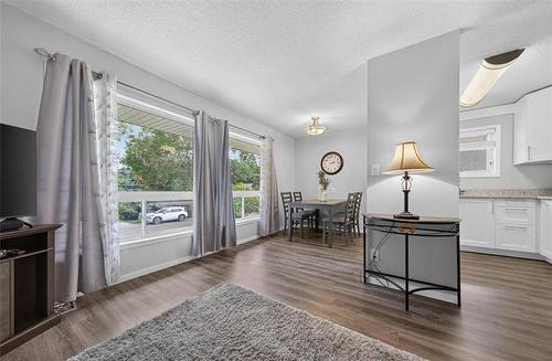 110 Laurent Dr, Winnipeg, MB - Indoor
