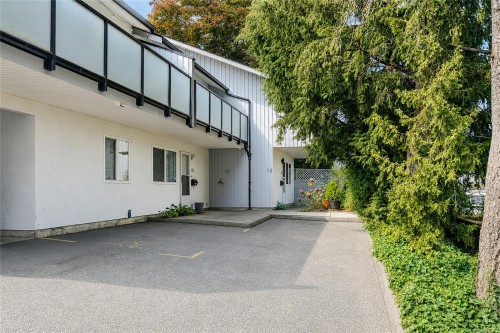 #13-3230 Rutledge St, Saanich, BC 