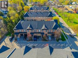 6 PURPLE FINCH Court Brampton, ON L6X 5A3