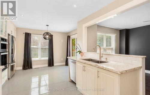 7136 Baywood Court, Mississauga, ON - Indoor Photo Showing Kitchen With Double Sink With Upgraded Kitchen