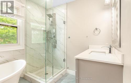 7136 Baywood Court, Mississauga, ON - Indoor Photo Showing Bathroom
