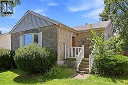 1290 STRATHY AVENUE  Mississauga, ON L5E 2K8