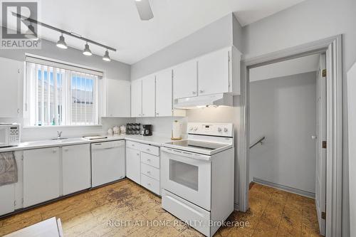 1290 Strathy Avenue, Mississauga, ON - Indoor Photo Showing Kitchen