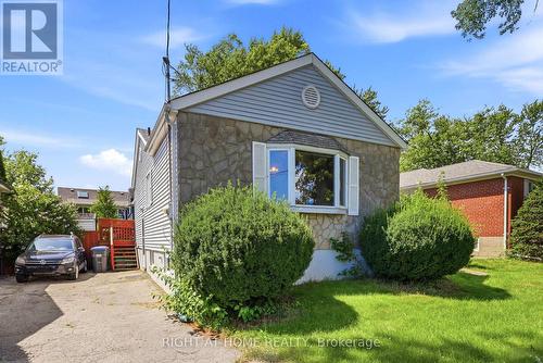 1290 Strathy Avenue, Mississauga, ON - Outdoor