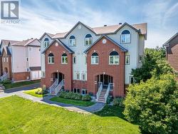 292 LONDON TERRACE  Ottawa, ON K1K 2W2