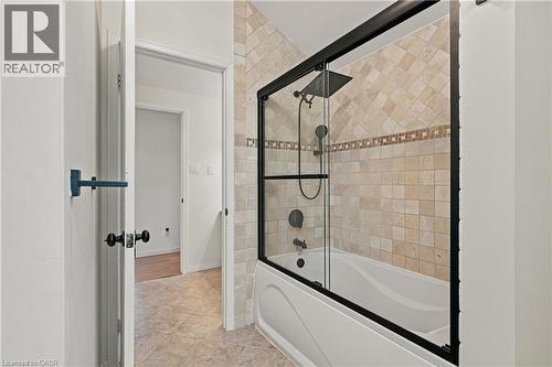 22 Driftwood Drive, Kitchener, ON - Indoor Photo Showing Bathroom