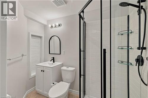22 Driftwood Drive, Kitchener, ON - Indoor Photo Showing Bathroom