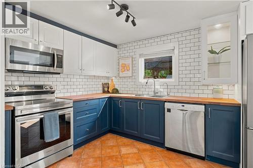 22 Driftwood Drive, Kitchener, ON - Indoor Photo Showing Kitchen With Stainless Steel Kitchen
